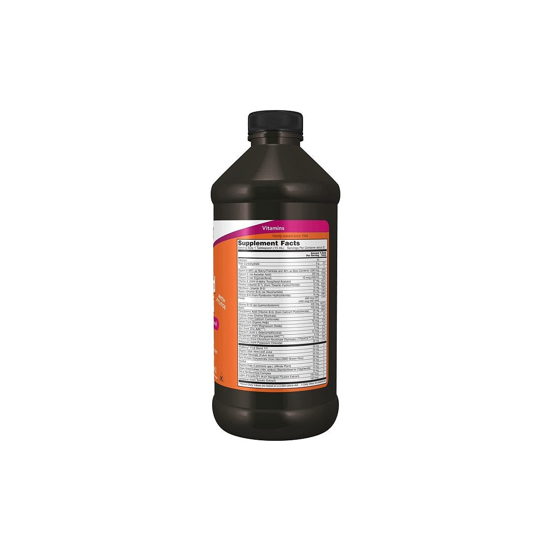 Una botella de Now Foods Multivitaminas y Minerales Líquidos Sabor Naranja Tropical 473 ml sobre fondo blanco.